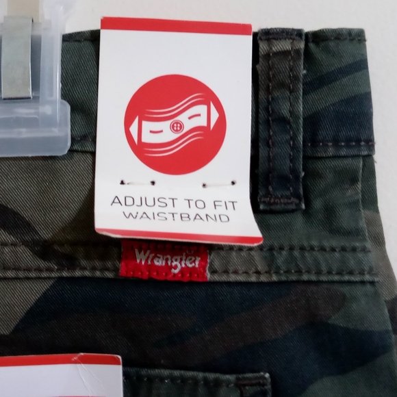 NWT Boys' Wrangler Cargo Slim Fit Pants - Picture 4 of 8